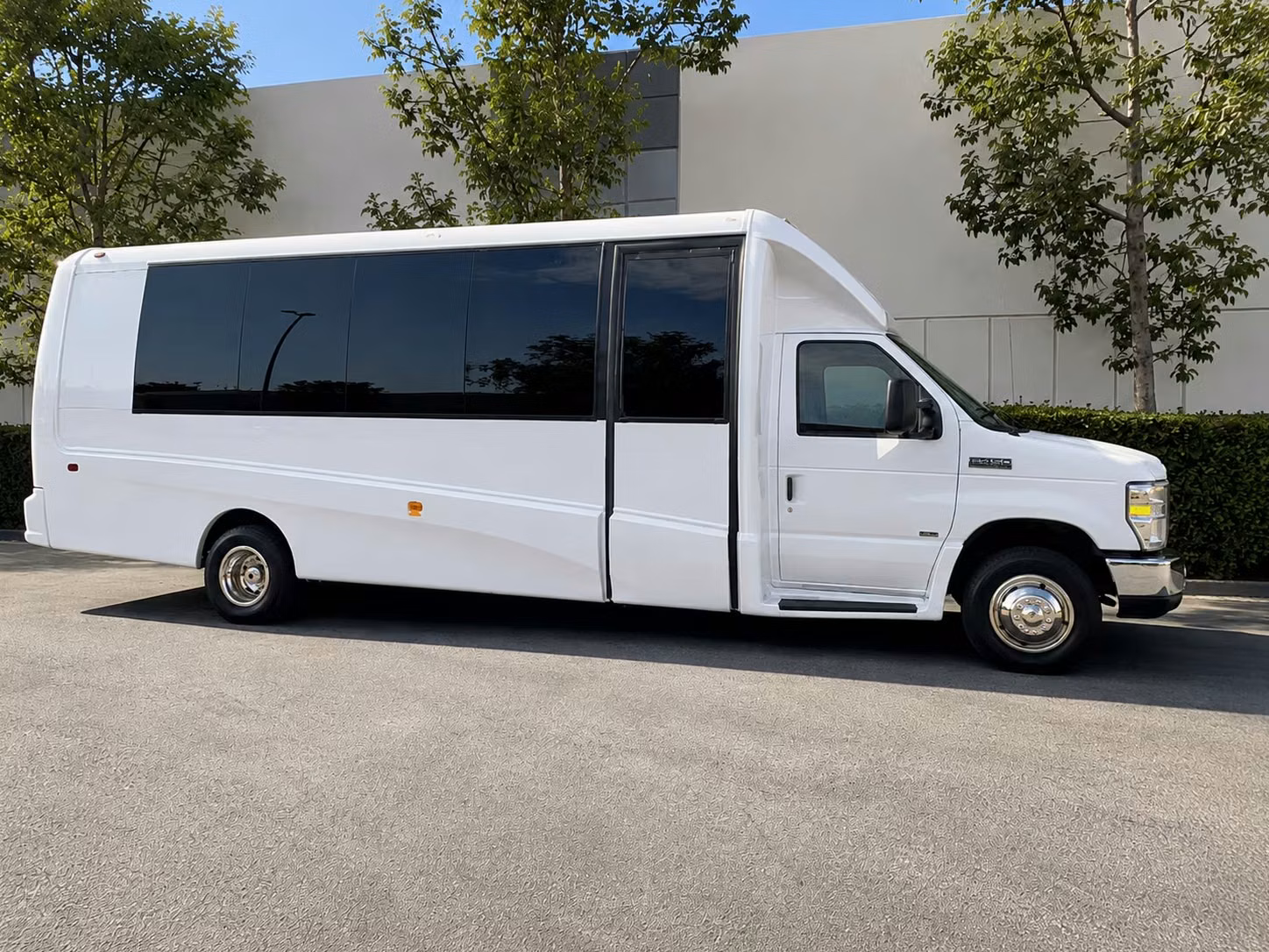 15 passenger minibus